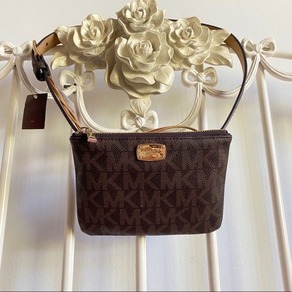 Michael Kors Signature Fanny Belt Bag